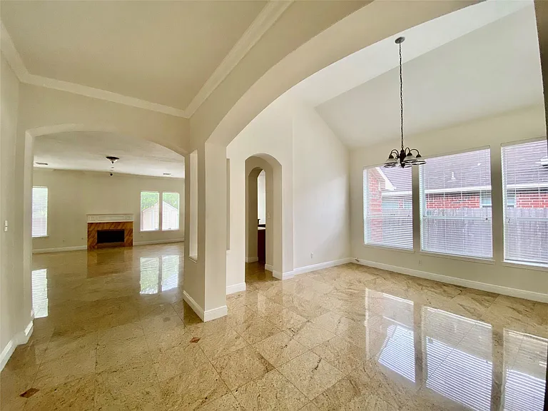 10323 Stanbrook Dr — Photo 22
