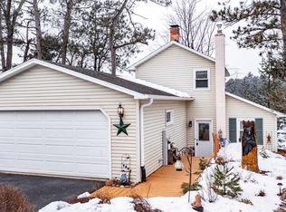 E1422 Grandview Rd, Waupaca, WI 54981