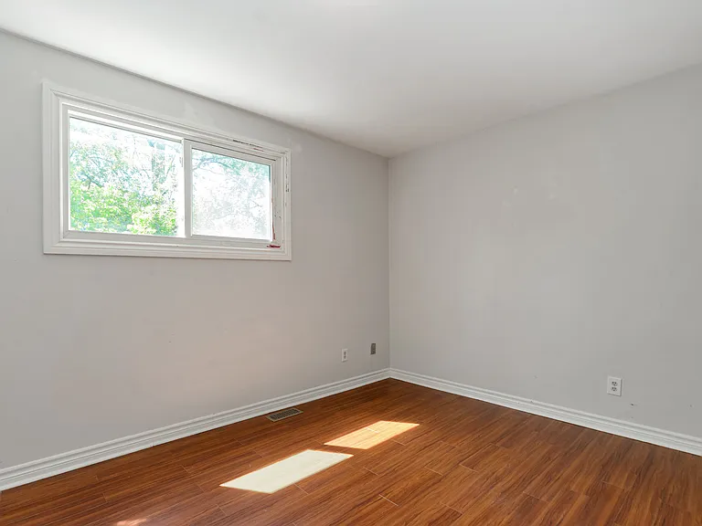 19 Melinda Cres #19 MELINDA CRESCENT — Photo 17