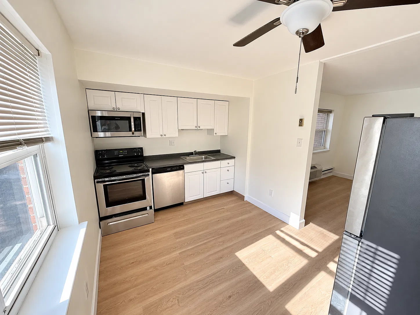 2 bed, $1,920 — Photo 4