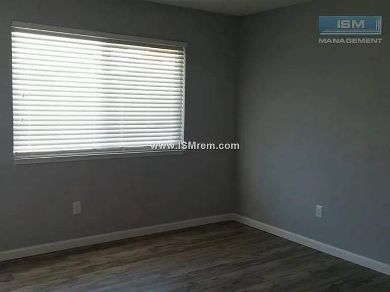 Lake Boulevard Apartment Homes — Photo 6