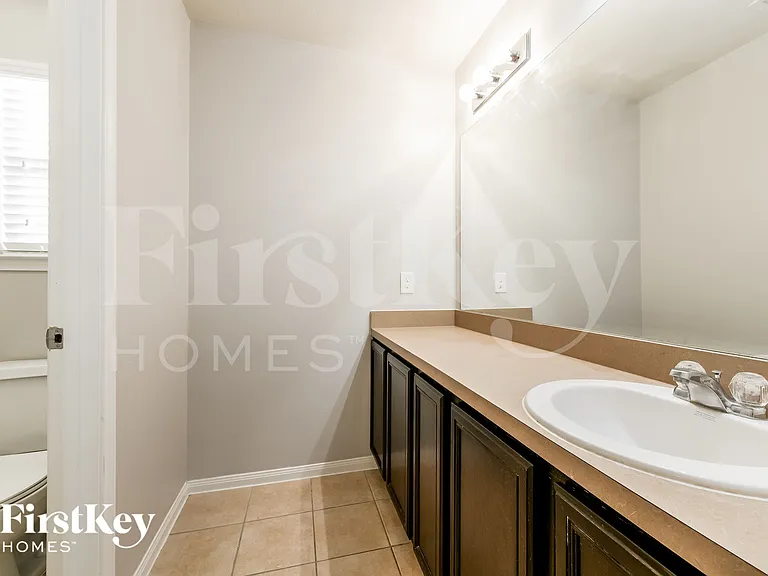 2427 Gianna Way — Photo 13