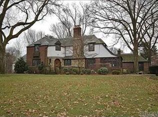 1250 Merritts Rd, Farmingdale, NY 11735