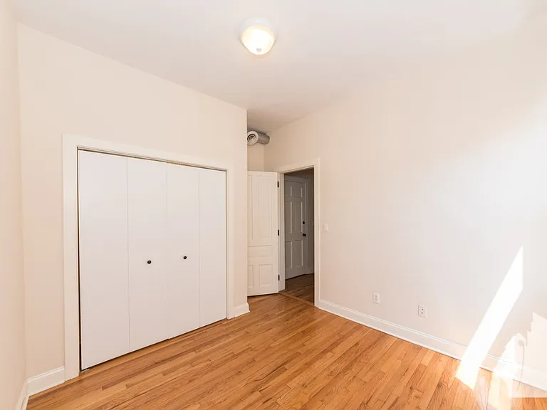 2950 N Racine Ave #2 — Photo 11