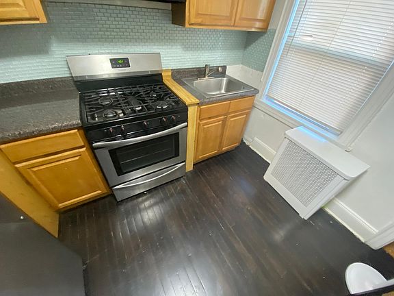3rd image of 6 Linden Ave