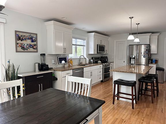 2nd image of 39 Blue Spruce Farm Road