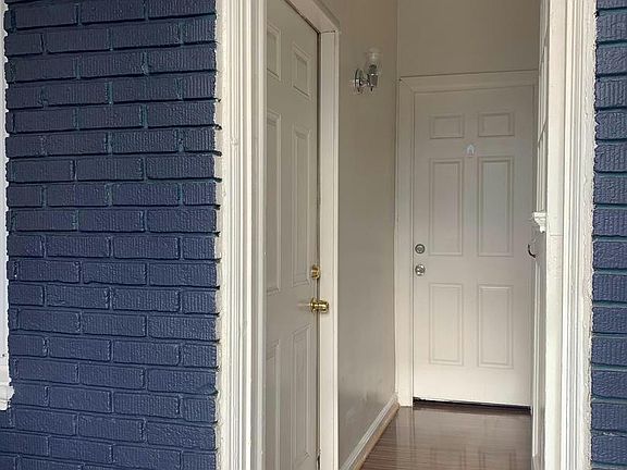 5th image of 325 Lindley Ave