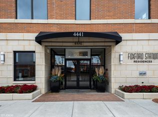 4441 Wolf Rd Unit 206, Western Springs, IL 60558