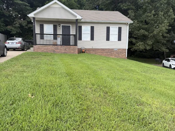 290 Fritz Cir, Clarksville, TN 37042