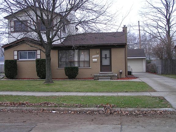 2nd image of 32060 Washington St