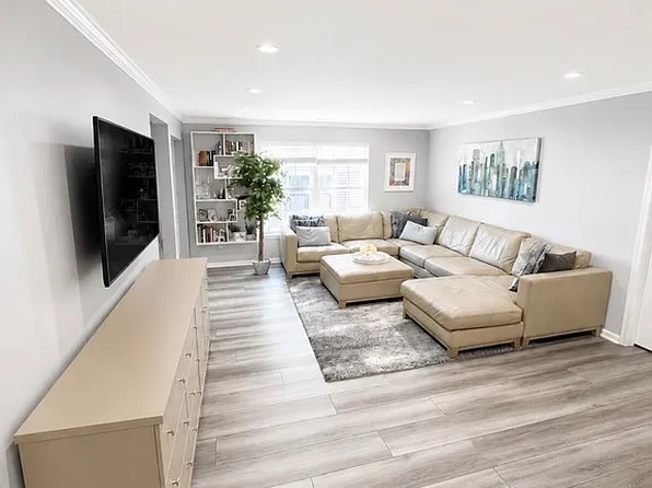 53 Springbrook Rd E, Montville, NJ 07045