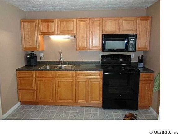 3rd image of 2 Downs Meadow Ct