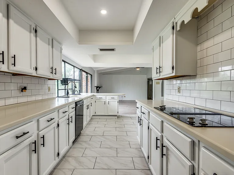4931 S Colony Blvd — Photo 4