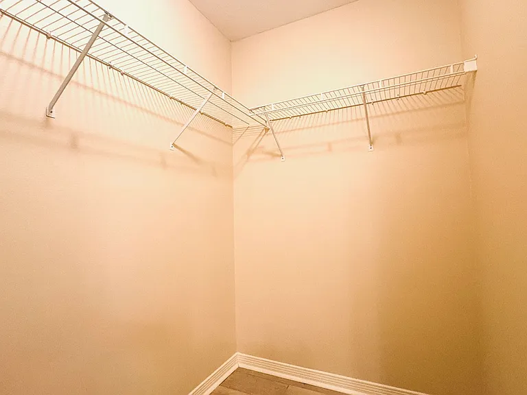 10621 Creek Ridge Dr — Photo 15