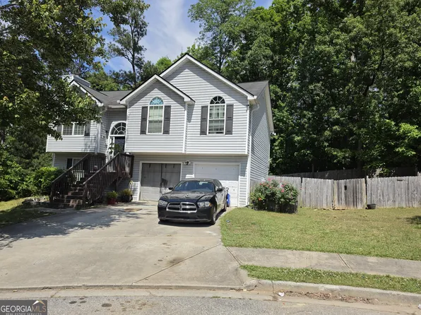 2840 Two Lake Cir S, Atlanta, GA 30349