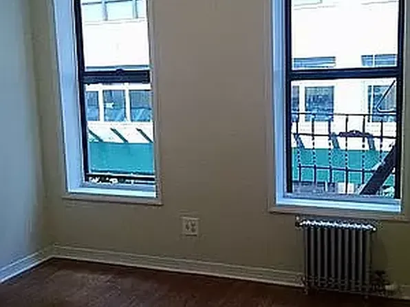 345 West 16th Street image 6 of 6