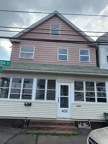 402 Washington St #2