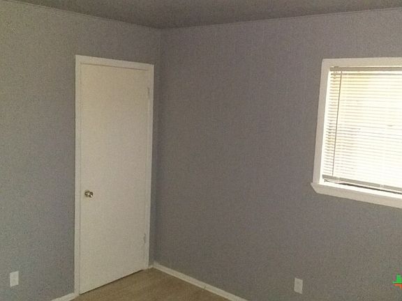 2nd image of 548 Newton Ave #548