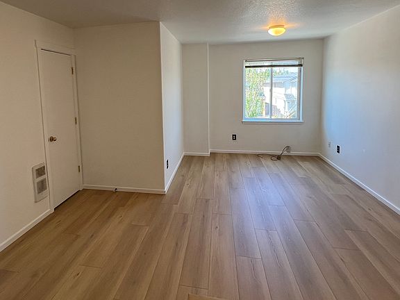 4th image of 1228 NE 84th Ave #4
