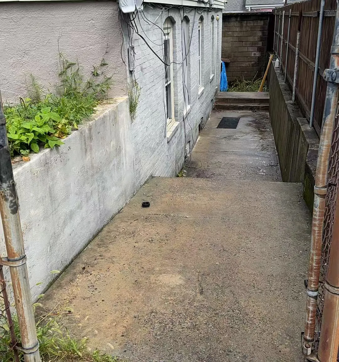 3 bed, 1000 sqft, $1,500 — Photo 2