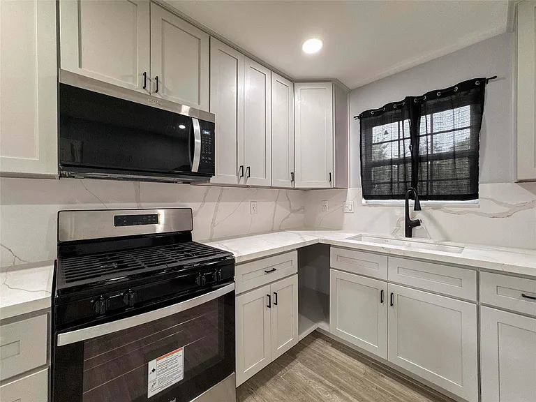 730 Dunkley Dr — Photo 8