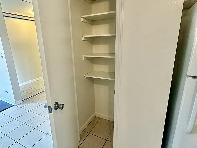 6325 N Sheridan Rd #505 — Photo 7