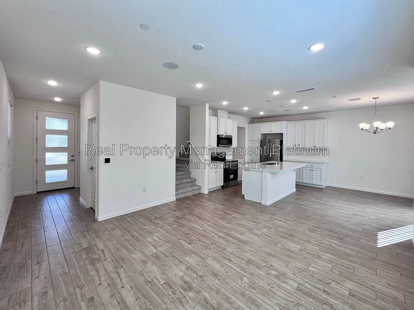 3 bed, 2.5 bath, 1412 sqft, $2,595 — Photo 3