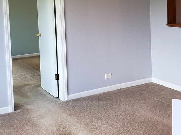 4th image of 2167 Elm Ave