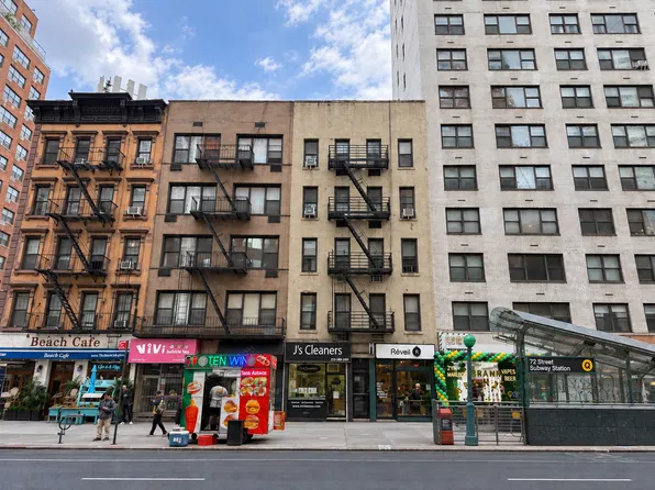 1322 2nd Ave APT 1D, New York, NY 10021