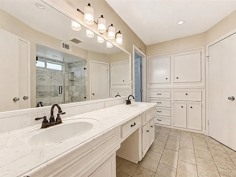 20610 Laurel Lock Dr — Photo 3