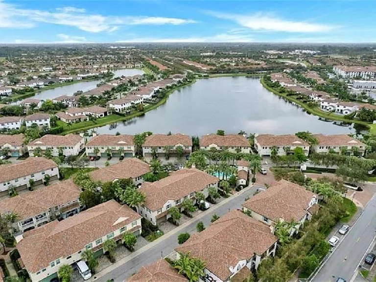 2930 Cascada Isles Way — Photo 23