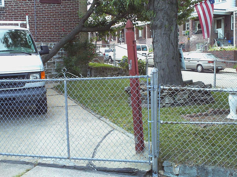 2nd image of 3138 Stirling St