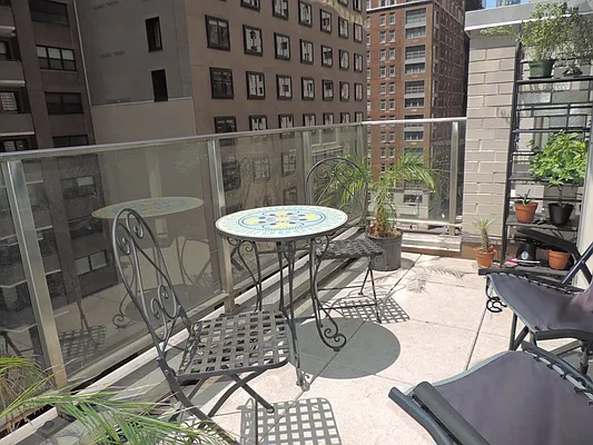Rented by essential NEW YORK Real Estate | media 16
