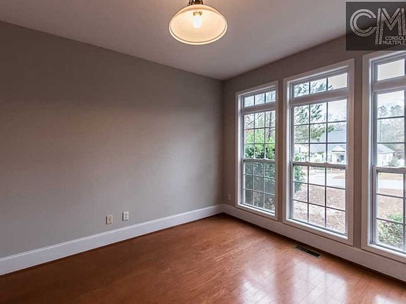 3rd image of 305 Heritage Hills Dr