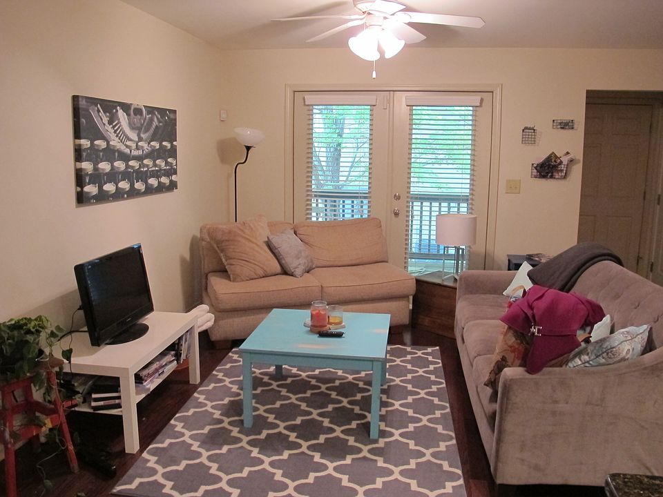 1st image of 407 Madison Ln SE #407