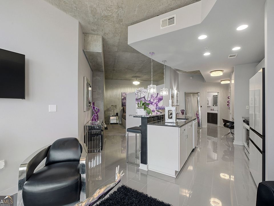 1st image of 400 W Peachtree St NW Unit 2914