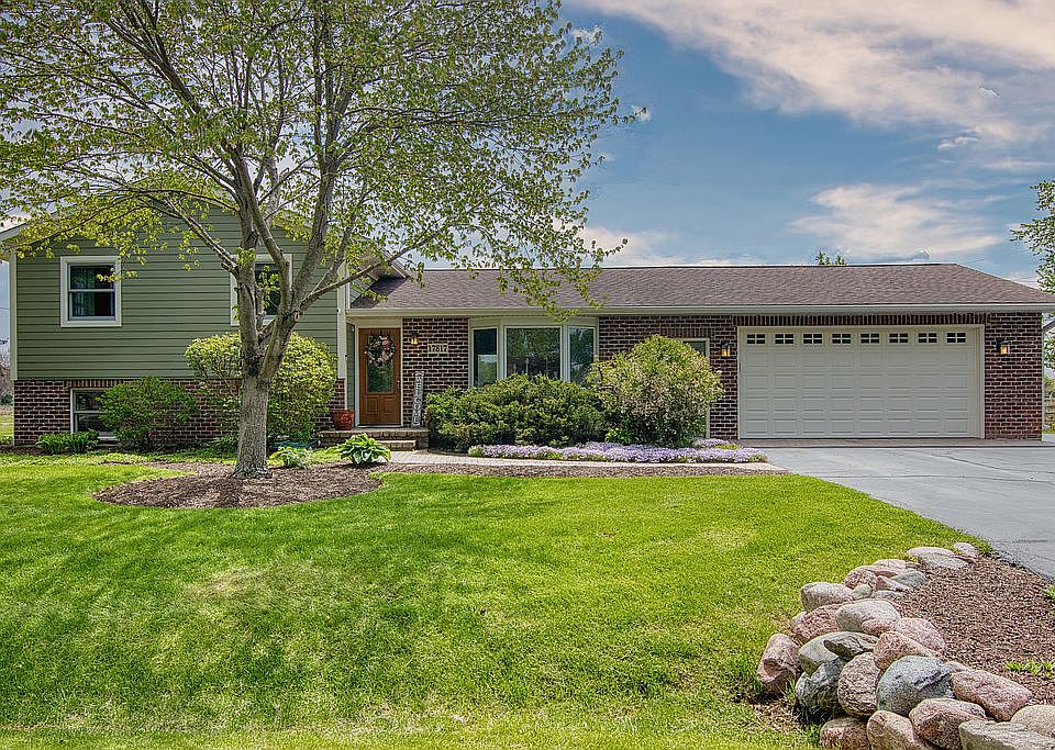 1st image of 17817 Meadow Ln