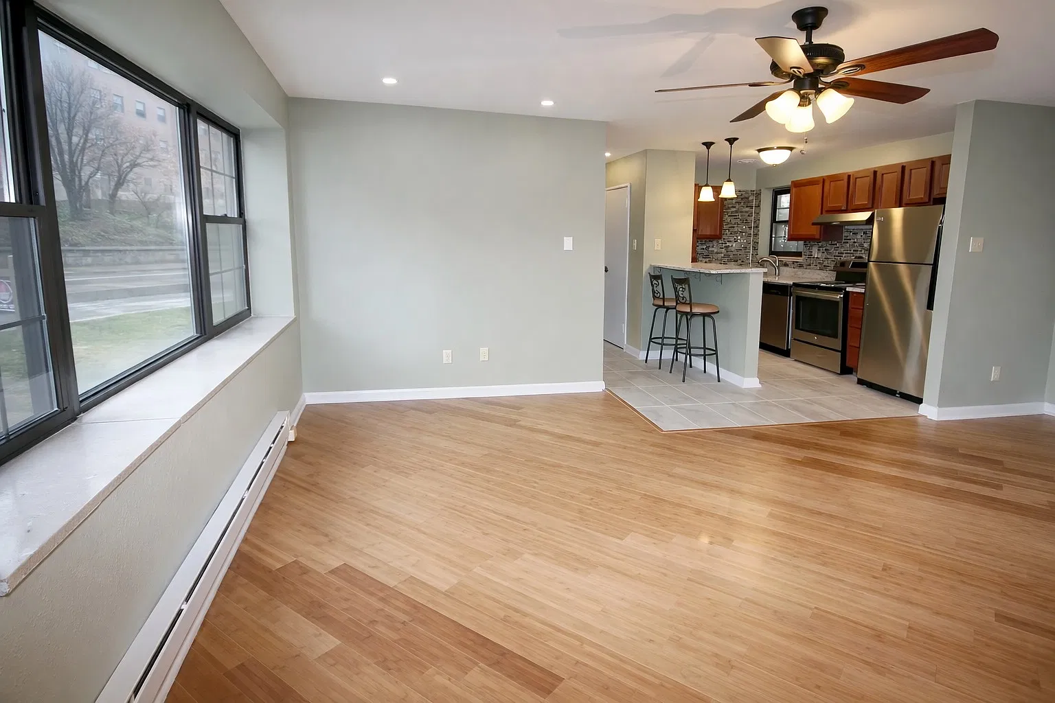 2 bed, 730 sqft, $1,919 — Photo 1