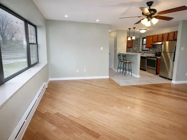 5925 5th Ave, Pittsburgh, PA 15232