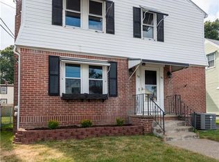 38 Leslie St, Cranston, RI 02910