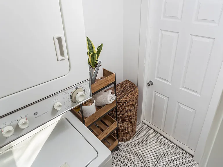 4402 S Minnie St — Photo 16