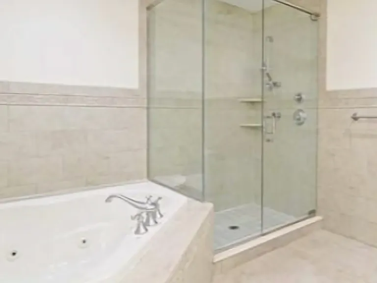 2 Candlewood Dr #2 — Photo 9