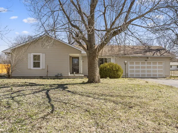 608 S Barwick Place, Willard, MO 65781