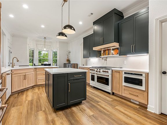 5th image of 3130 Autumn Ln
