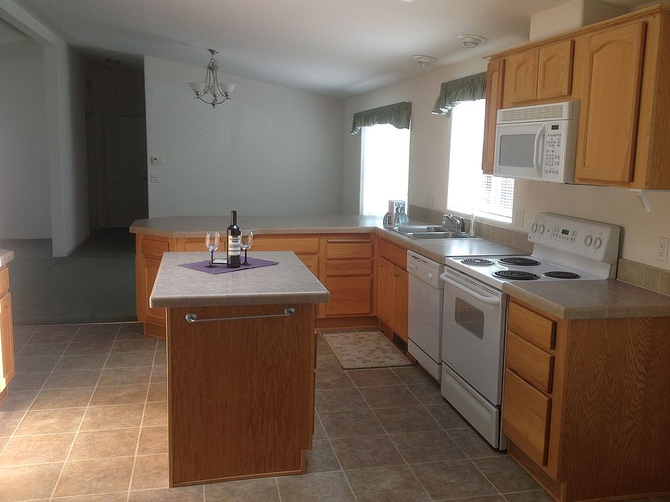 1st image of 15503 122nd Avenue Ct E #27