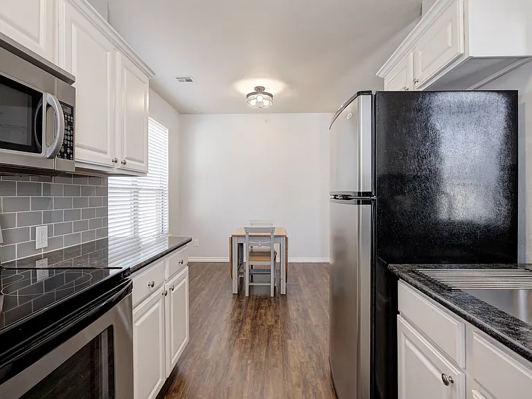 1812 Alameda St #221-1-221 — Photo 10