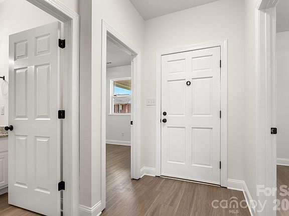 2nd image of 3929 Jasmine Ln