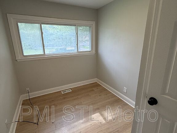 4th image of 10432 Balmoral Dr