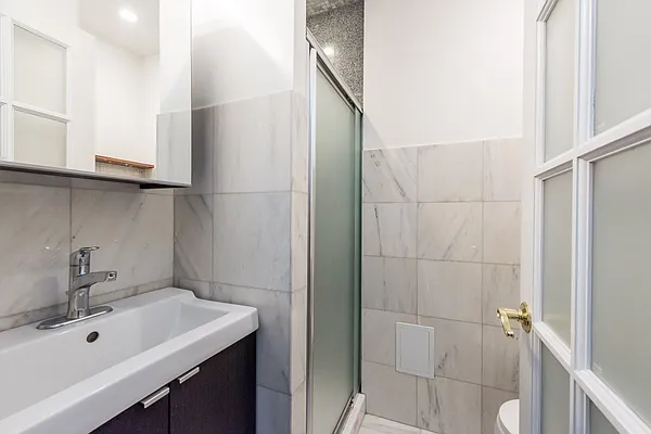 Rented by Nooklyn NYC LLC | media 46