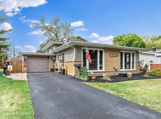 534 S 7th St, Dundee, IL 60118